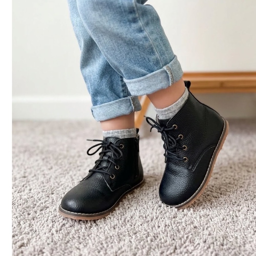 Your Tay Toddler Black Pebbled Leather Lace Up Ankle Boots Size 6 Side Zip